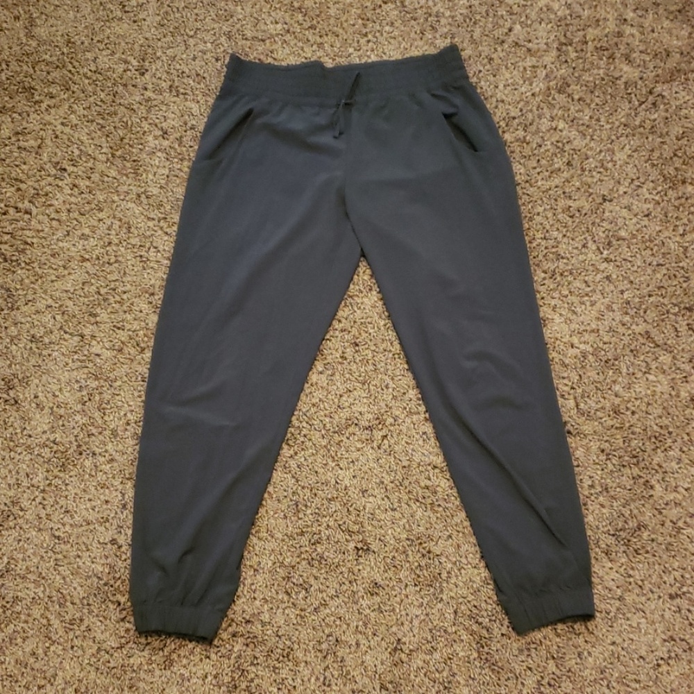 Lucy Jogger Pants Medium